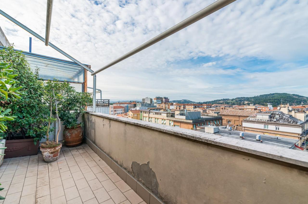 Attico Pisaurum - Central Apartment With Parking! Pesaro Zewnętrze zdjęcie